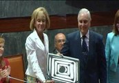 Fernández de la Vega, premiada por su lucha contra la violencia de género