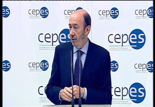 Rubalcaba asegura que no congelará las pensiones ni el sueldo de los funcionarios