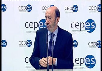Rubalcaba asegura que no congelará las pensiones ni el sueldo de los funcionarios