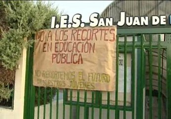 Download Video: La huelga de profesores afecta más en los centros de la periferia