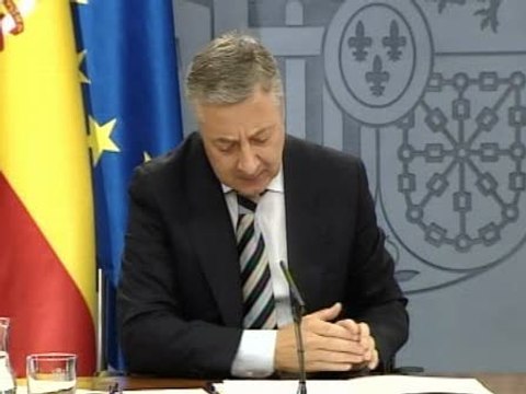 Blanco: Españoles, encantados de pagar el impuesto