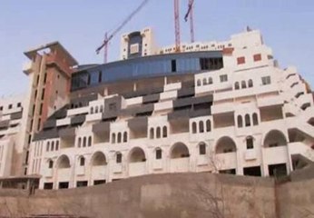 Greenpeace ocupa el hotel ilegal de El Algarrobico