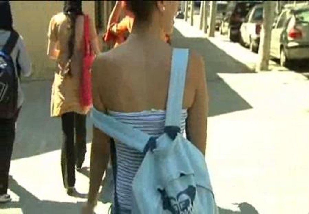 Un colegio de Girona manda a casa a varios alumnos por no vestir correctamente