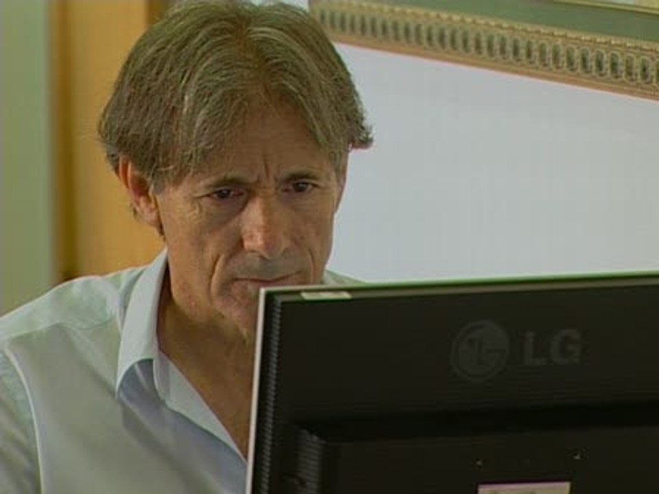 Escobar:"No habría sido necesario congelar pensiones"