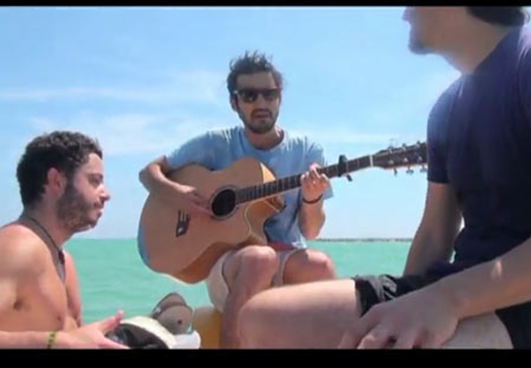 Cyan, acústico dentro del mar