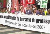 Miles de profesores gallegos se manifiestan en contra de los recortes