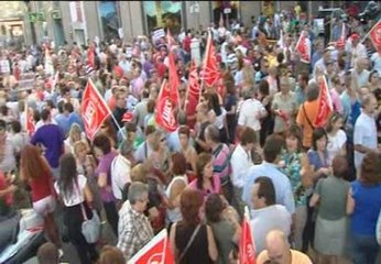 España alza la voz contra la reforma constitucional