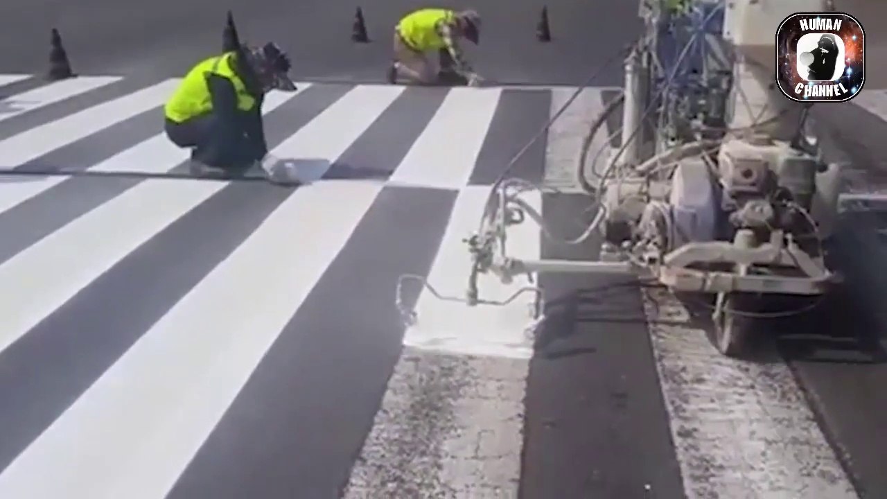 世界の素晴らしい道路マーキングマシーン_Amazing_Road_Marking_Machine_720P