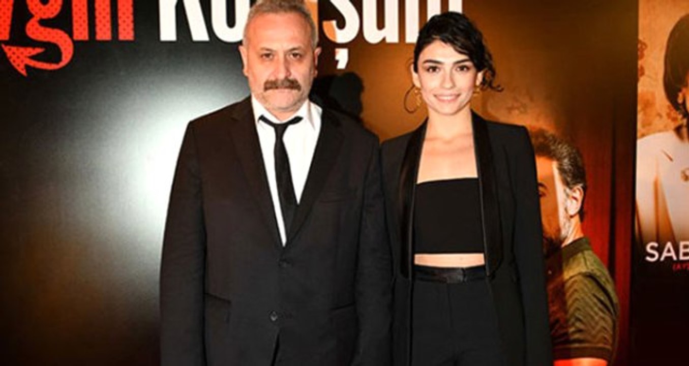 Hazar Ergüçlü ve 19 Yaş Büyük Sevgilisi Onur Ünlü'den Aşk Pozu