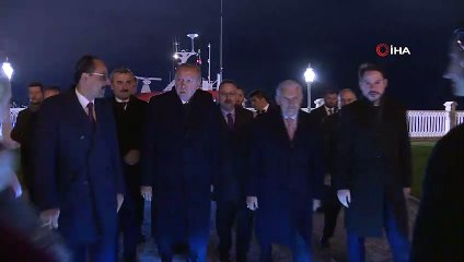 Cumhurbaşkanı Erdoğan, broşür dağıtırken tepki gören genç ile görüştü
