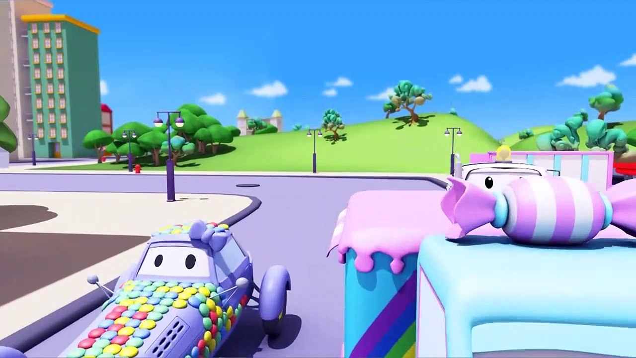 Troy le Train -  Katie la kit car à la parade ! - La Ville des Voitures