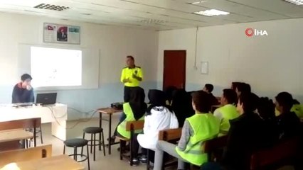 Gönüllü Okul Geçit Görevlilerine Teorik Eğitim