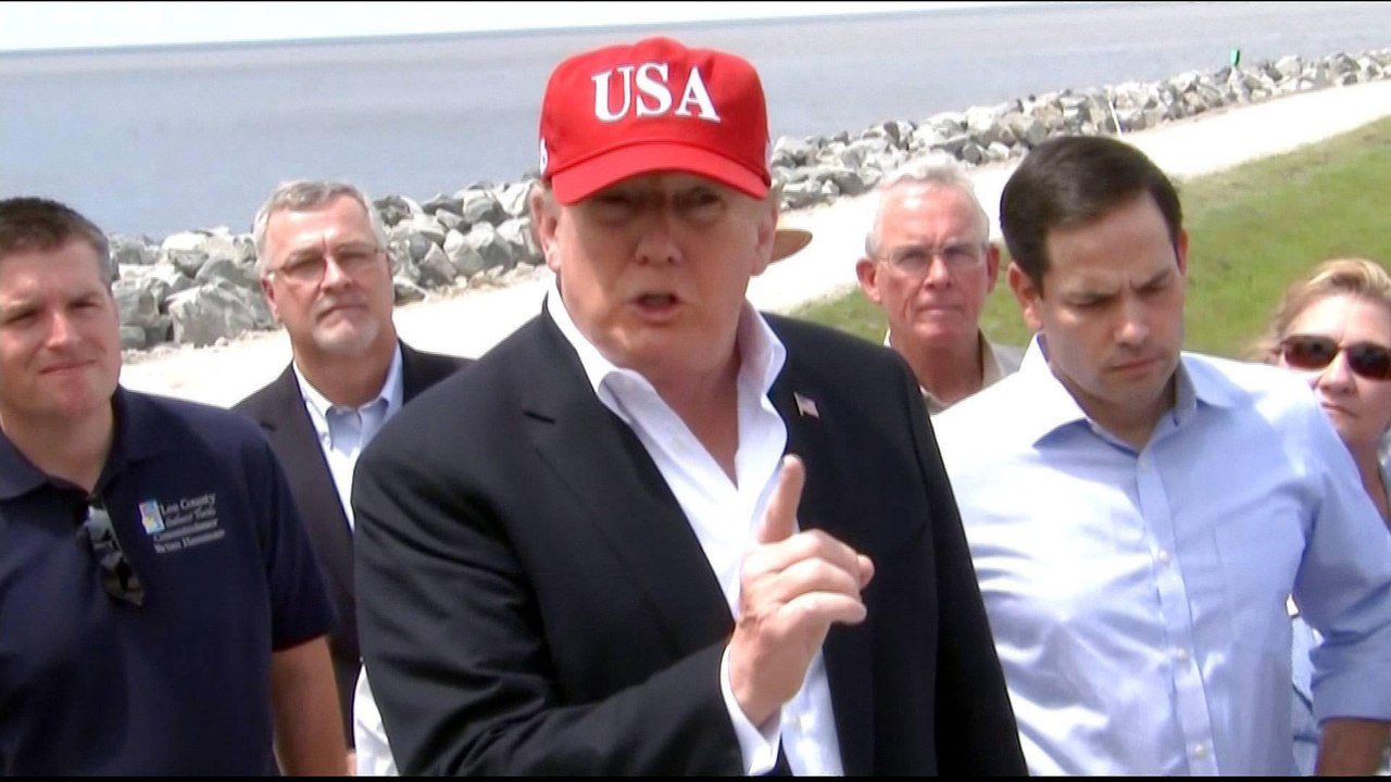 Trump threatens to close border with Mexico next week