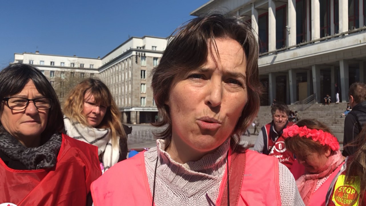 Les Gilets roses du collectif des assistants maternels