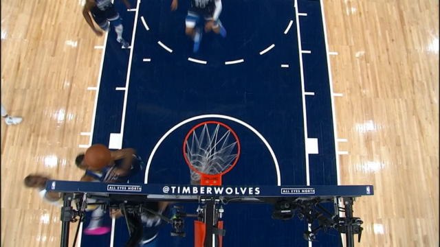 لقطة: كرة سلة: تاونز يشعل المدرجات بتصدّيه لرمية دورانت بطريقة استعراضية