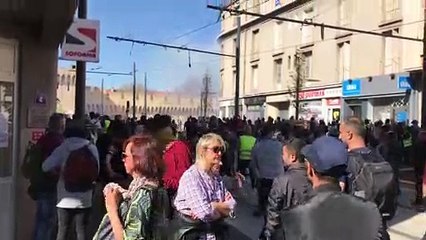 Vidéo - Gilets jaunes à Avignon : nouveaux jets de gaz lacrymogènes