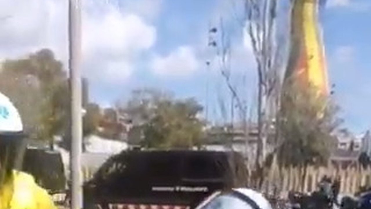 Un simpatizante de Vox es agredido a pedradas en Barcelona.