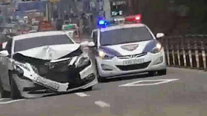 10살 초등학생, 아버지 승용차로 4km 질주...경찰차 등 8대 파손 / YTN