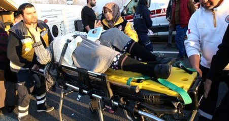 Oy Kullanmak İçin İstanbul'dan Yola Çıkan Vatandaşları Taşıyan Minibüs Devrildi: 4'ü Ağır, 17 Yaralı