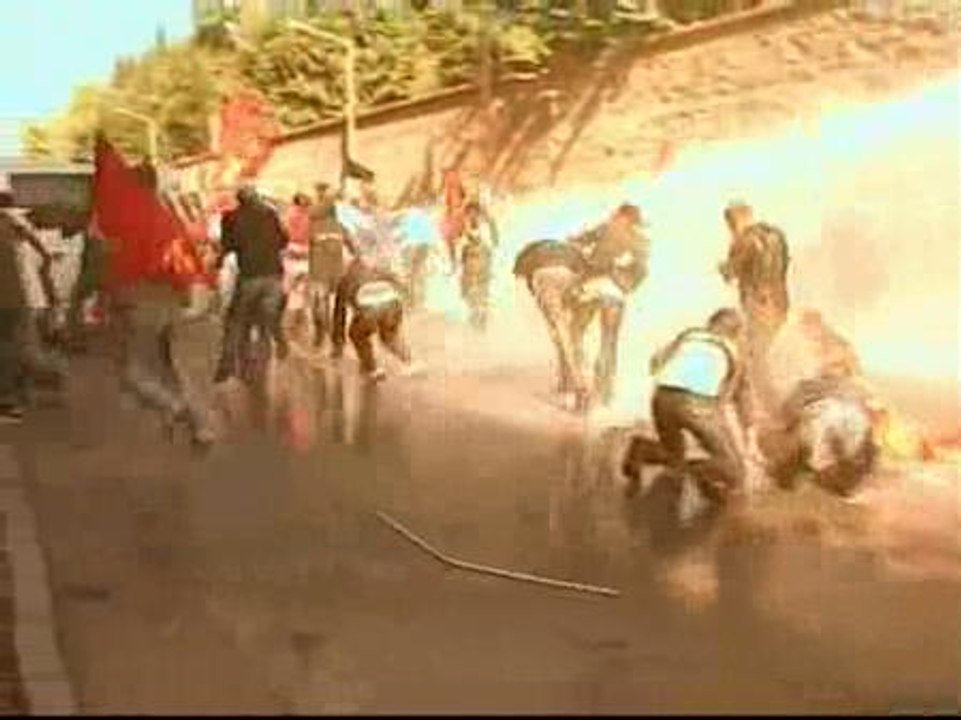 Un muerto en las protestas contra el FMI en Estambul