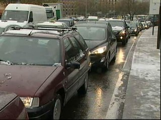 La nieve, protagonista del día en Madrid