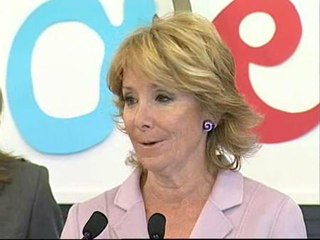 Aguirre acude a una guardería en lugar de a la Ejecutiva del PP