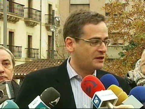 Ya está bien de curas que son antes políticos