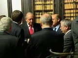 El rey celebra un encuentro informal con los asistentes a la Conferencia de Presidentes