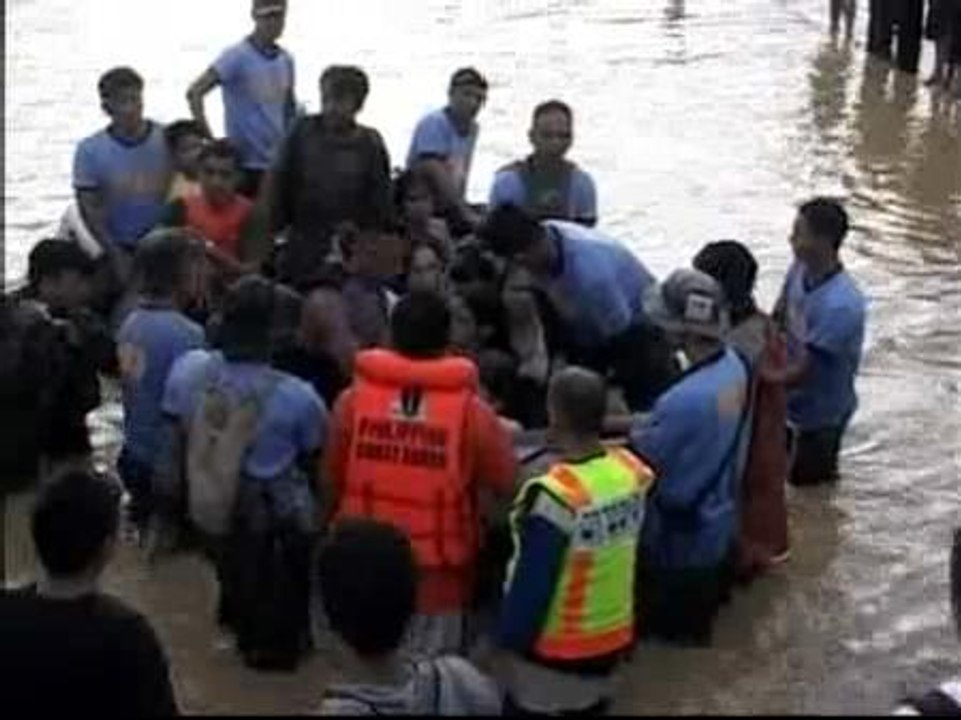 Ascienden a 80 los muertos por la tormenta tropical en Filipinas