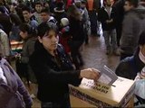 Miles de bolivianos residentes en España hacen cola para votar