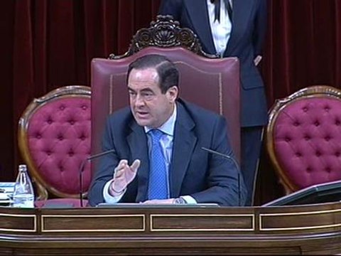 Bono abronca a los diputados por su falta de respeto hacia sus compañeros