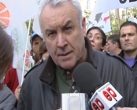 Lara (IU) acude manifestación sector primario