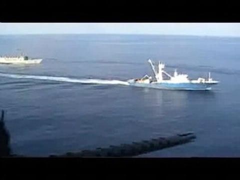 La 'Canarias' escolta al 'Alakrana'