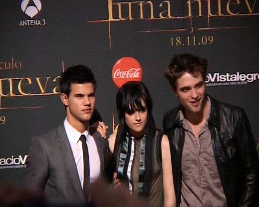 Protagonistas de Luna Nueva desatan la locura