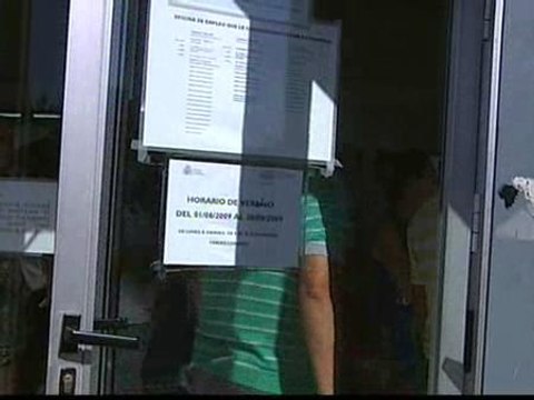 Los sindicatos piden al Gobierno ampliar la ayuda de 420 euros para desempleados