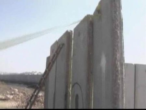 Otros muros por caer