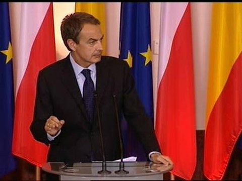 Zapatero hace un llamamiento exigente a la prudencia en las valoraciones sobre la crisis del 'Alakrana'