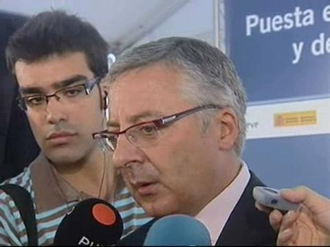 Malestar entre los parados que no pueden cobrar los 420 euros del gobierno