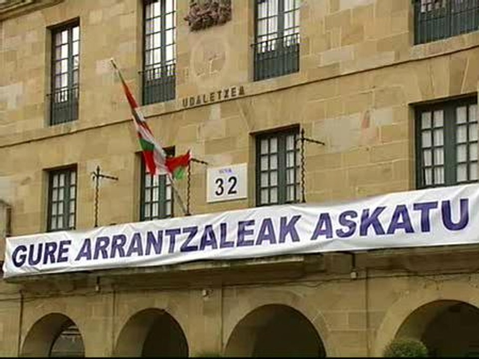 El 'Alakrana' cumple 32 días secuestrado en aguas del Índico