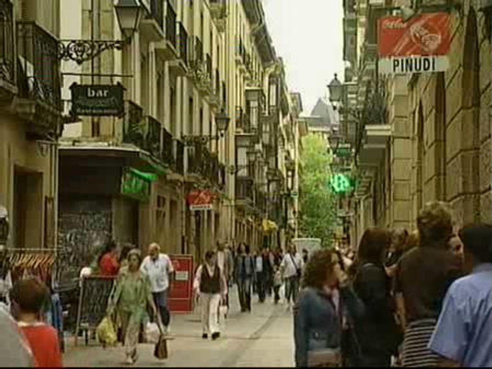 La Ertzaintza retira carteles de presos de ETA