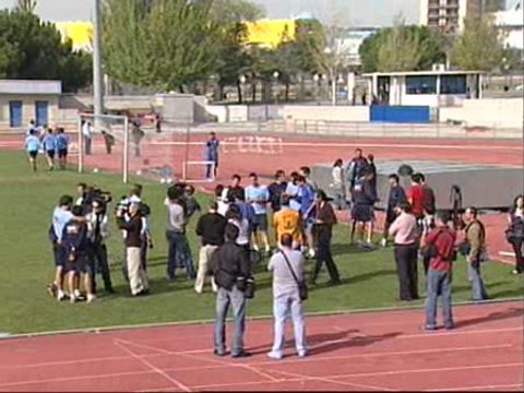 Los jugadores del Alcorcón no paran de recibir felicitaciones