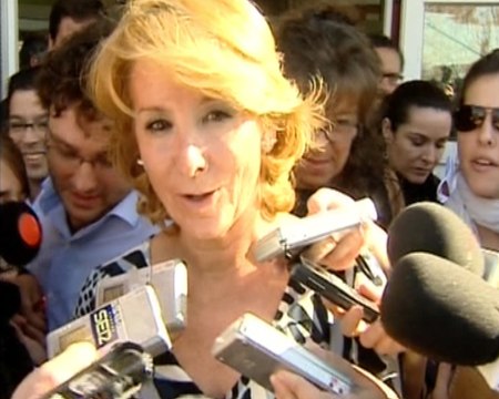 Aguirre no habla de polémicas del PP