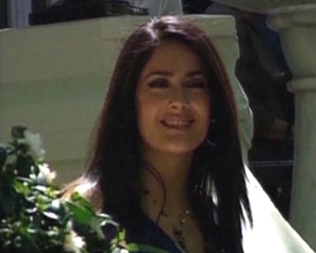 Salma Hayek enseya para un musical