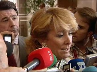 Video herunterladen: Aguirre corta cinco cabezas en el PP madrileño