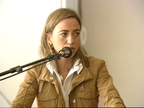 Chacón anima a las tropas a seguir con su misión en Afganistán