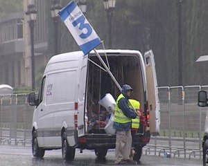 La lluvia desluce el paso del Tour por Barcelona