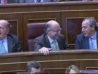 Bono a Montoro: "Siéntese y no vuelva a interrumpir"