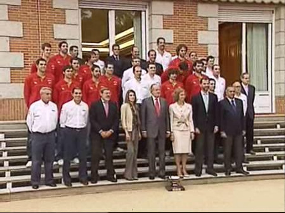 El Rey recibe a los campeones de Europa