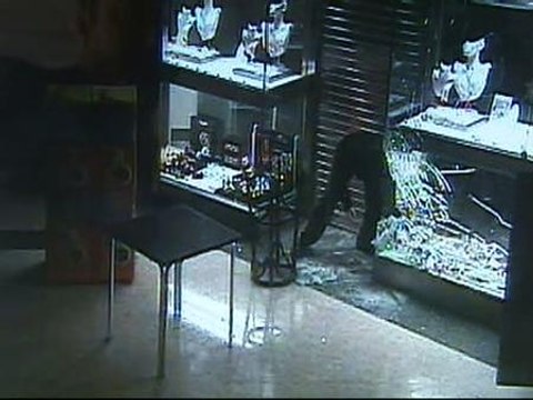 Detenidos tres ladrones in fraganti