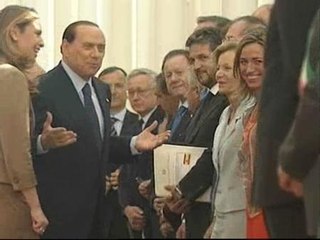 Berlusconi se disculpa ante Chacón y Salgado por llamar "rosa" al Gobierno español